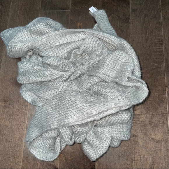 Calvin Klein Ruffle Scarf - Picture 4 of 10